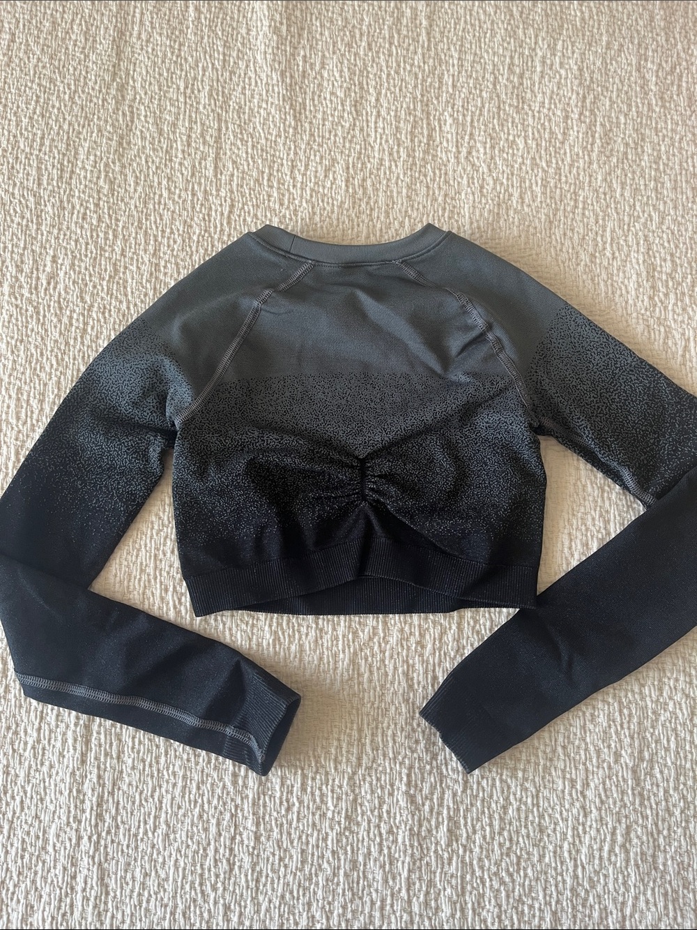 Gymshark Women’s Black and Gray Seamless High-Waist Leggings and Crop Top Set - Picture 3 of 5